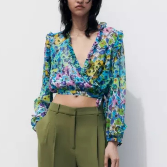 Zara Womens Cropped Blouse Top M Blue Surplice Vneck Floral Ruffled 2587/058 NWT - Picture 1 of 3